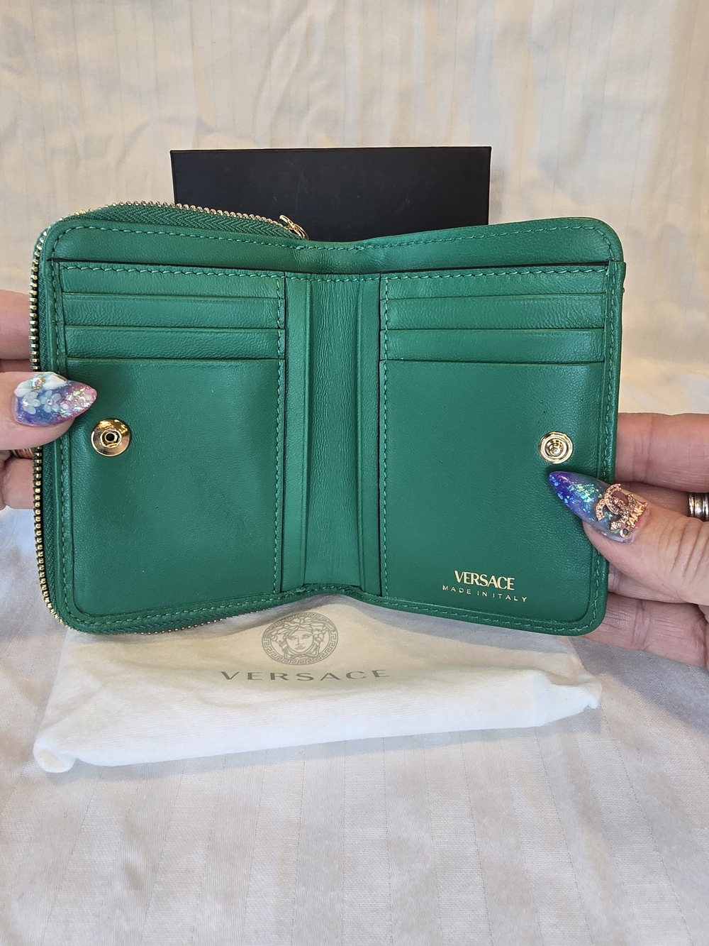 Versace Green Lamb Skin Quilted Leather Zip Wallet with Gold Medusa - Picture 8 of 14